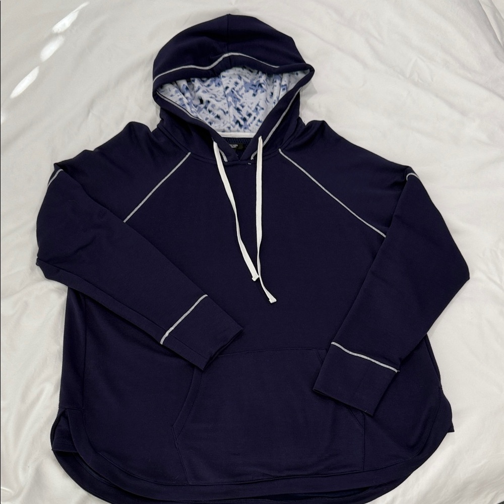 Simply Vera/Vera Wang…Navy Blue Hoodie with White Accents